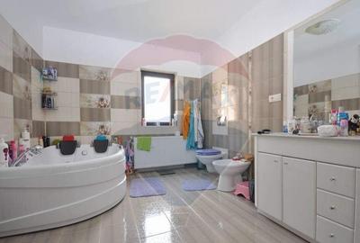 Vila de inchiriat in SANPETRU - zona lini?tita, curt... - 3