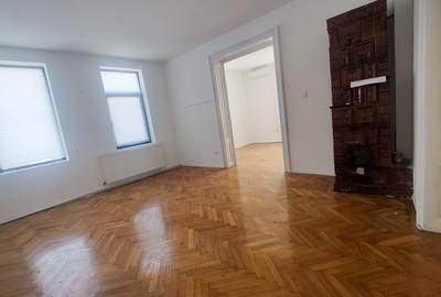Casă cu 7 camere cu Teren 1227 Mp în Negru Vodă - 17