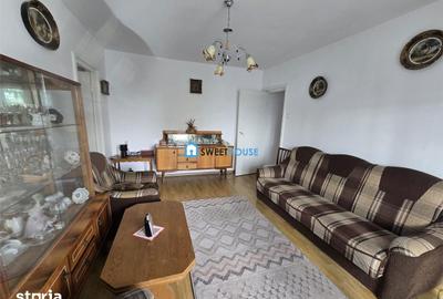 Apartament cu 3 camere semidecomandat în Central
