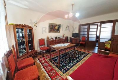 Casa / Vila  str. Ana Ipatescu S+P+1 , 5 camere , teren - 252 mp - 4