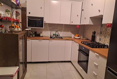 Apartament cu 2 camere semidecomandat în Armeneasca