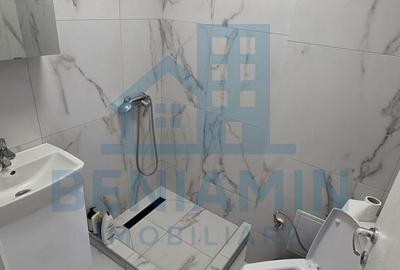 Apartament cu 3 camere semidecomandat în Calea București