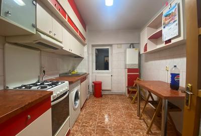Centru - Aleea cu castani , 3 camere , 2 bai , etaj intermediar - 5