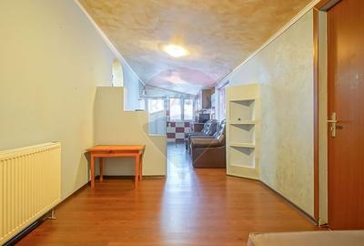 Casă cu 6 camere cu Teren 337 Mp în Central - 23