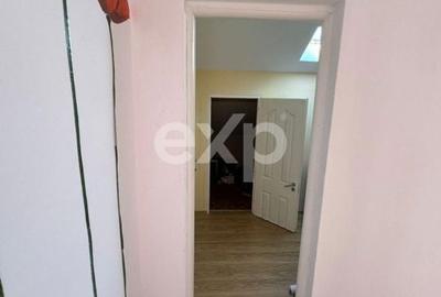 Casă cu 4 camere cu Teren 5500 Mp în Central - 5