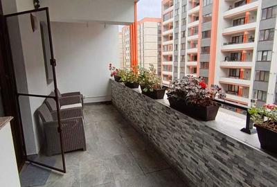 Apartament cu 3 camere decomandat în Tractorul - 4