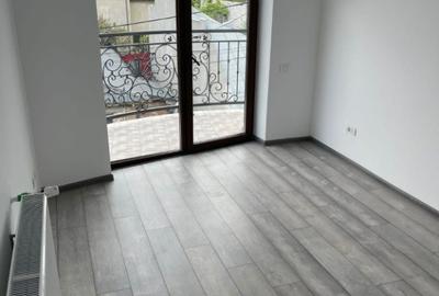 Casă cu 5 camere cu Teren 300 Mp în Mihai Bravu - 3