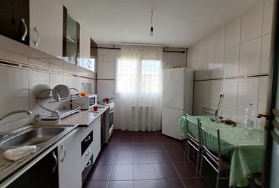 Apartament cu 2 camere semidecomandat, mobilat în Micro 11 - 2