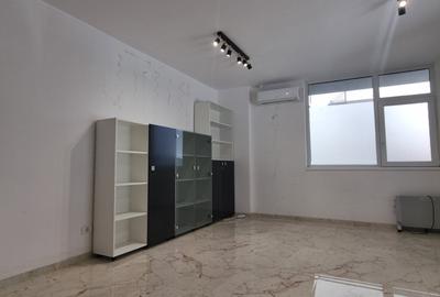Birou, 30 mp în Central