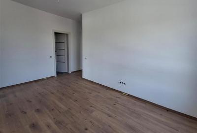 Apartament 3 camere 2 bai  balcon parcare zona Calea Surii Mici - 11