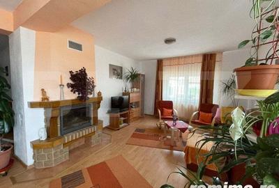 Casă cu 6 camere cu Teren 1100 Mp în Corunca - 1