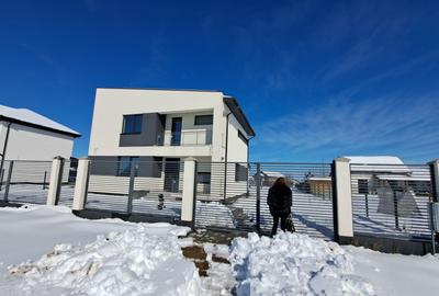 Casă individuală cu 5 camere cu Canalizare în Chitila - 1