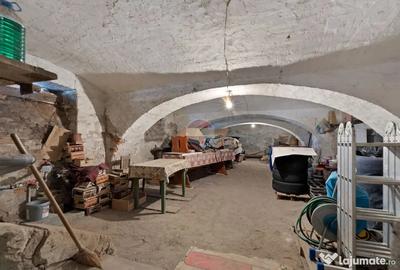 Casă cu 5 camere cu Teren 853 Mp în Ultracentral