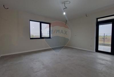 Casă cu 3 camere cu Teren 400 Mp în Crevedia - 13