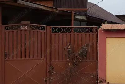 Vand casa sau la schimb cu apartament - 1