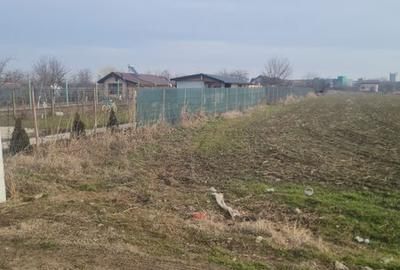 Teren de 1500 mp, în Central - 3