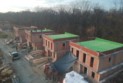 Casă cu 5 camere în Central - 1