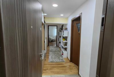 Apartament cu 4 camere decomandat în Central - 1