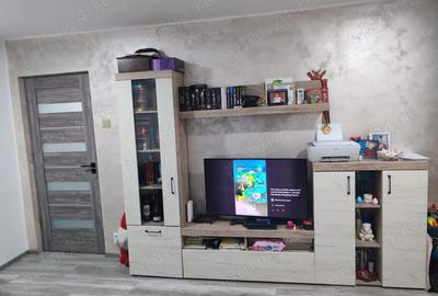 Apartament cu 3 camere semidecomandat în Craiovița Nouă - 3