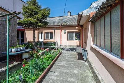 Casă cu 5 camere cu Teren 256 Mp în Trocadero - 1