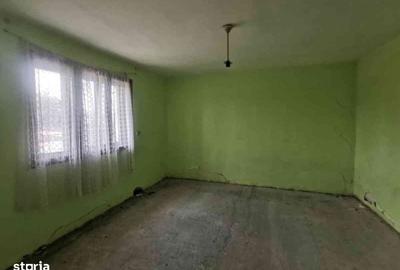 Casă cu 3 camere cu Teren 2000 Mp în Central - 6