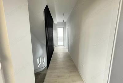 Casă cu Teren 220 Mp în Central