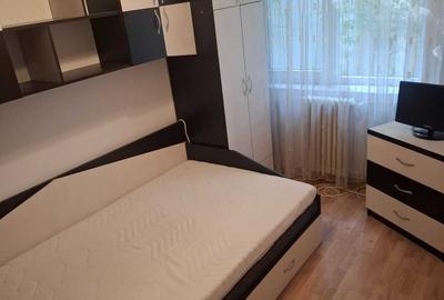 Apartament cu 3 camere semidecomandat în Crângași - 4