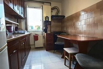 Vanzare apartament 2 camere, zona Scriitorilor, etajul 3/4 - 3