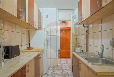 Apartament 3 camere, complet mobilat, la 1 minut de Pia?a Astra Apartament 3 camere, complet mobilat, la 1 minut de Pia?a Astra - 9