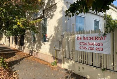 Casă cu Teren 375 Mp în Central - 2