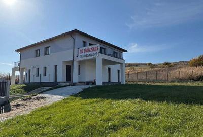 Casă cu 4 camere în Corușu - 1