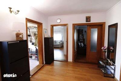 Casă cu 4 camere cu Teren 1400 Mp în Răucești - 11