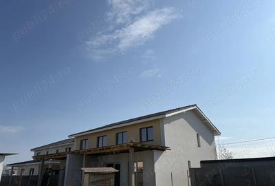 Casă cu Teren 308 Mp în Moșnița Nouă