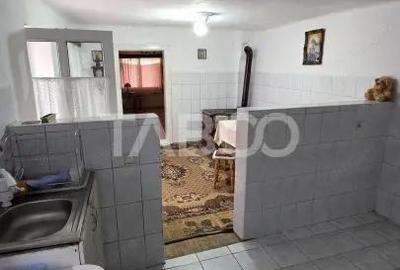 Casă cu 3 camere cu Teren 5859 Mp în Deal - 5