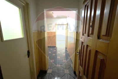 Apartament 3 camere VANZARE  zona Orizont SCHIMB - 2