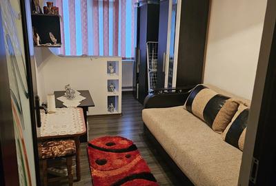 Apartament cu 3 camere semidecomandat în Central - 2