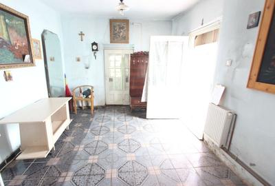 Casă cu 6 camere în Steaua