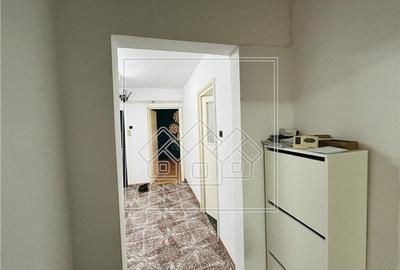 Apartament de vanzare in Sibiu - 3 camere si balcon - decomandat - 18