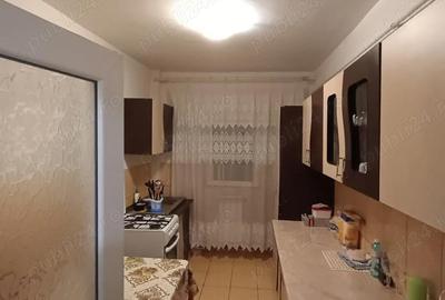 Apartament cu 4 camere decomandat în Gară