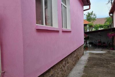 Casă cu 4 camere în Central - 2