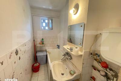 Apartament cu 2 camere semidecomandat în Craiovița Nouă