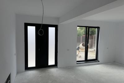 Casă cu 4 camere în Electroprecizia