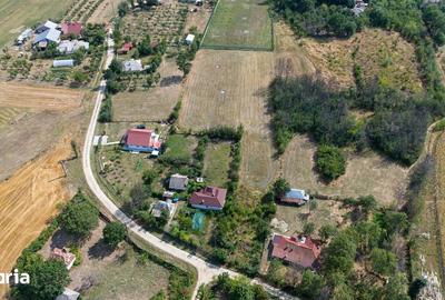 Teren de 4760 mp, în Suseni - 3