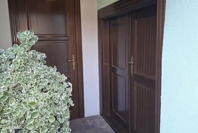 Casă cu 4 camere în Central