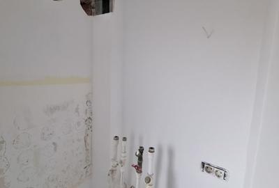 Apartament cu 2 camere decomandat în Km 5 - 8