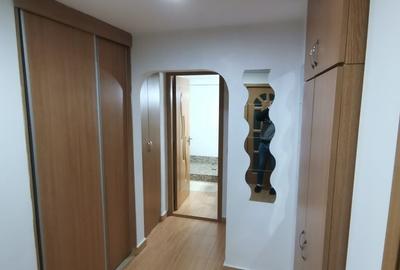 Apartament cu 2 camere decomandat în Exterior Vest