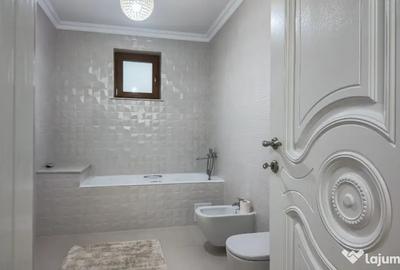 Casă cu 6 camere cu Teren 2100 Mp în Central