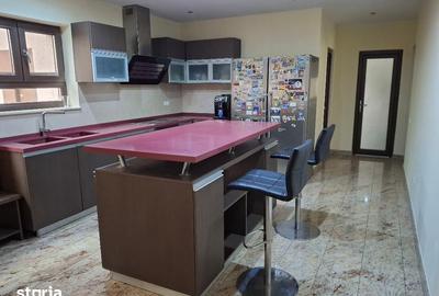 Casă cu 8 camere cu Canalizare în Tineretului - 7