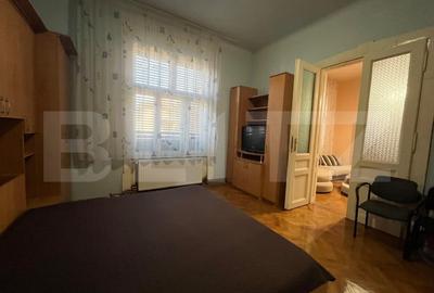 Apartament cu 2 camere semidecomandat, mobilat în Central