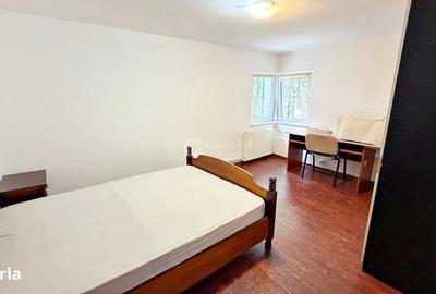 Apartament cu 3 camere în Piața Unirii